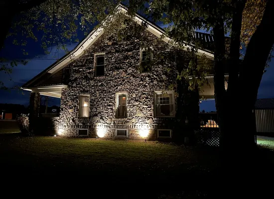 Exterior landscape lighting